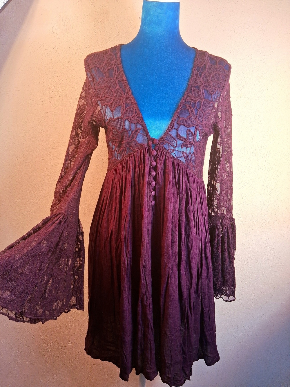 Romeo + Juliet Couture Burgundy Lace Bell Sleeve Babydoll Dress.